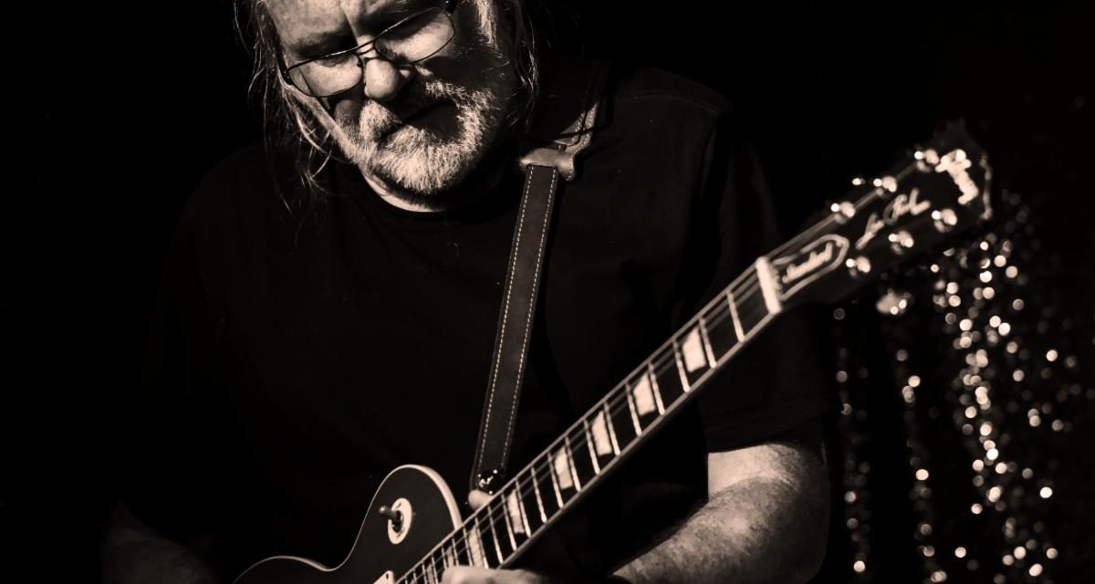 Psychedelic Furs and Siouxsie & The Banshees guitarist Knox Chandler releasing solo debut