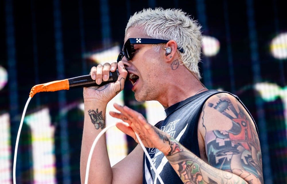Girlfriends at Vans Warped Tour Long Beach – Live Photos