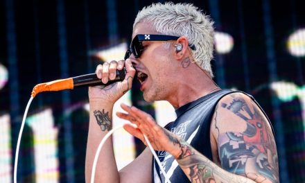 Girlfriends at Vans Warped Tour Long Beach – Live Photos