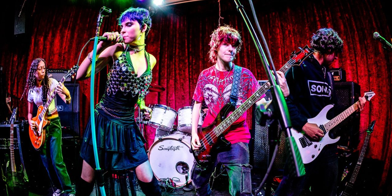 Sonder at Universal Bar & Grill – Live Photos