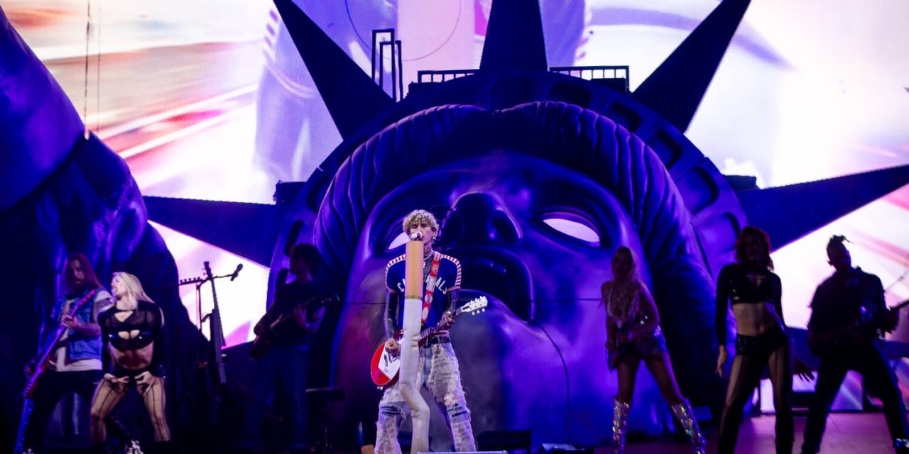 MGK at Kia Forum – Live Photos